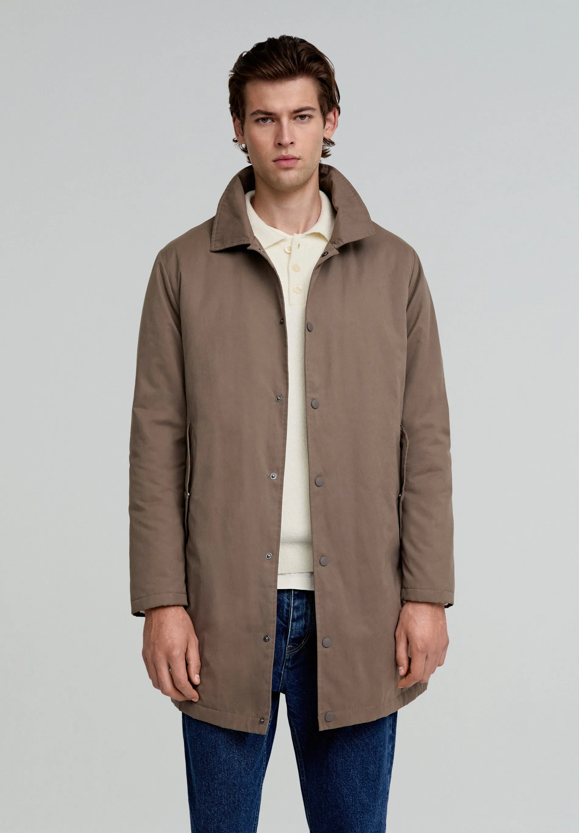 PARKA TIPO TRENCH CAPUCHA DESMONTABLE